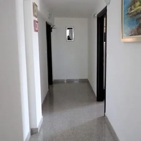 Appartement Tranquil Couple Retreat In *