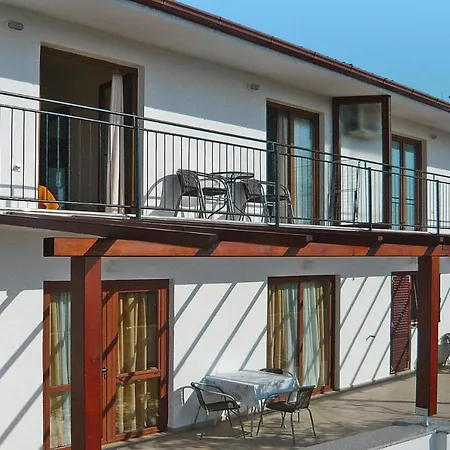 Zrinka In With Terrace And Seaview Apartment Starigrad Paklenica