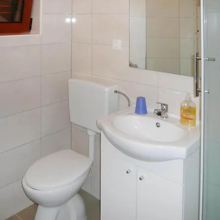 Tranquil Couples Retreat In Apartment Starigrad Paklenica