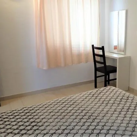 Apartment Tranquil Couples Retreat In