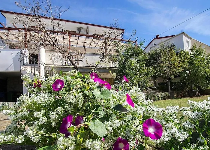 Tranquil Couple Retreat In דירה *